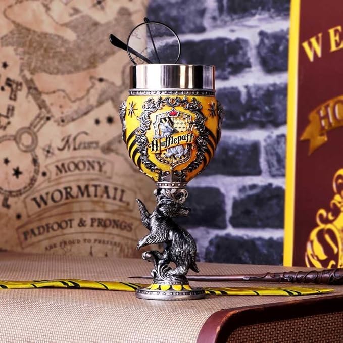 Toonfetti Wizarding Collectable Goblet - Badgerfell Crest Goblet