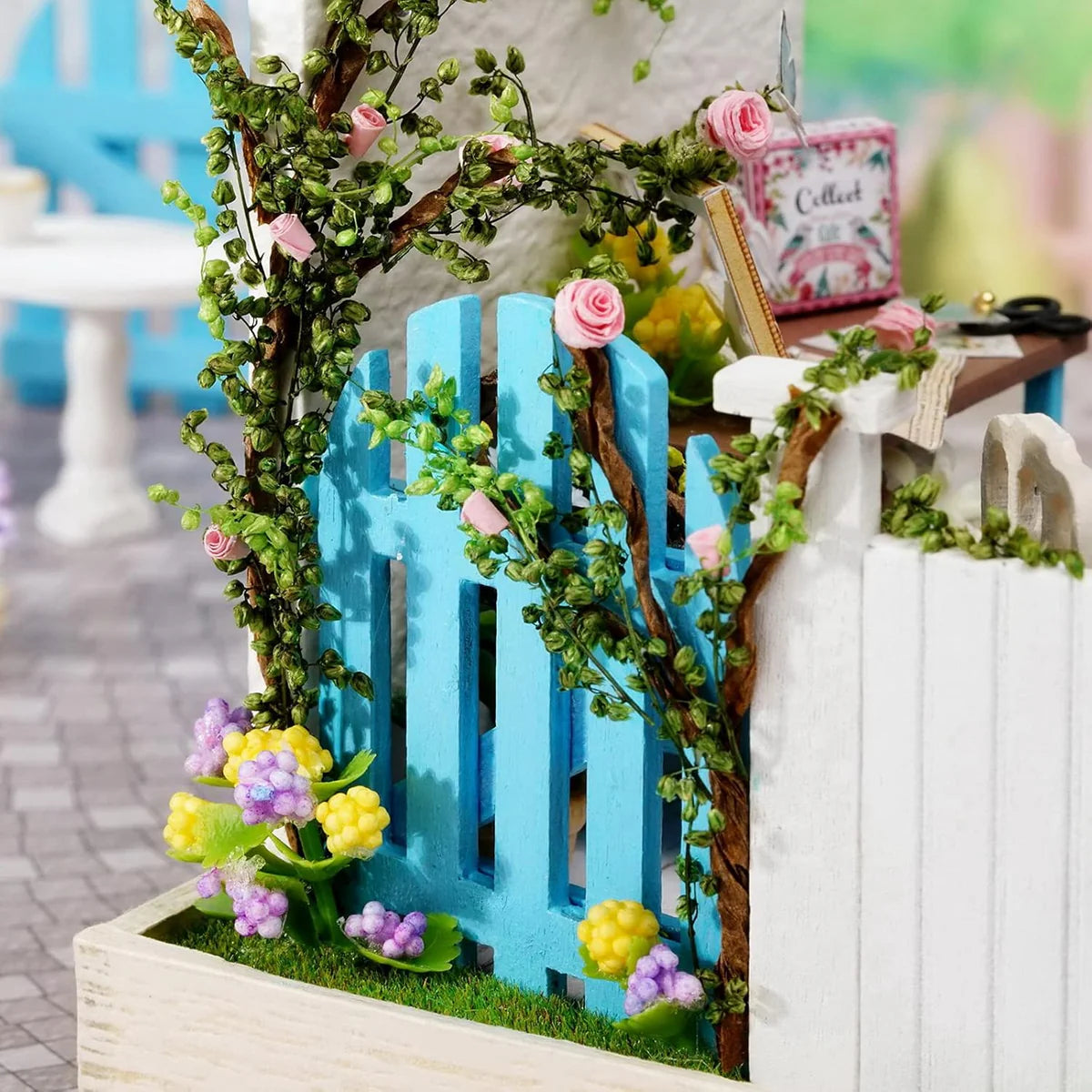 Cutefetti DIY Dollhouse - Corner of Happiness Series Miniature Kit - Corner of Garden