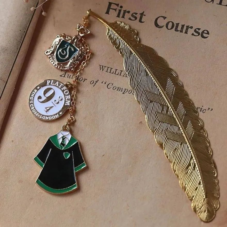Premium Quill Page Marker with Wizard in Training, Platform 9¾ & Harry-Themed Pendant