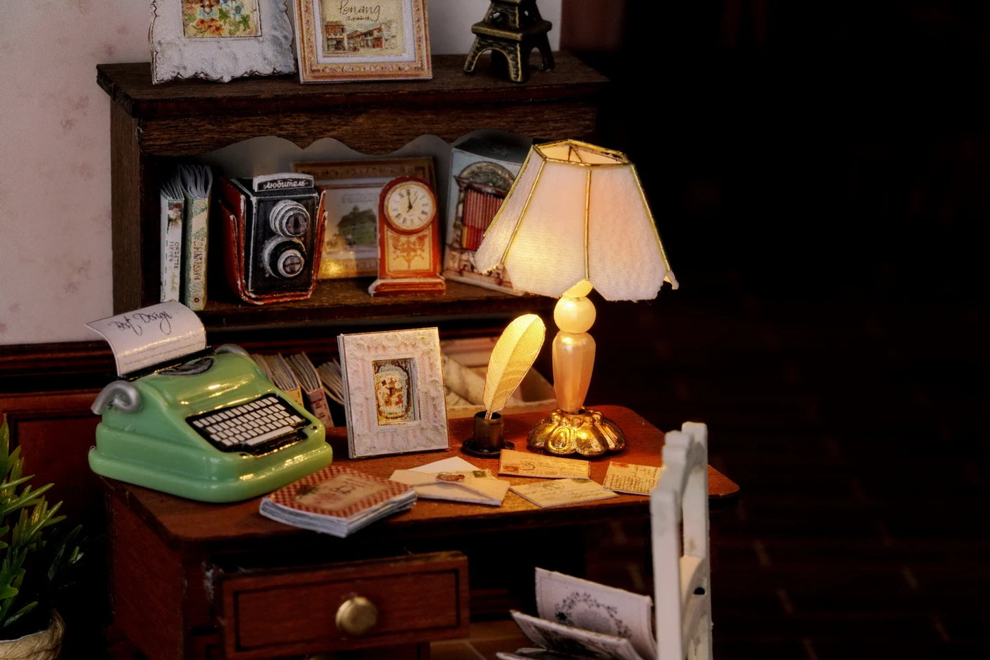 Cutefetti DIY Dollhouse - Corner of Happiness Series Miniature Kit - Elegant Studio