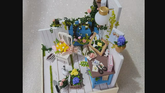 Cutefetti DIY Dollhouse - Corner of Happiness Series Miniature Kit - Corner of Garden